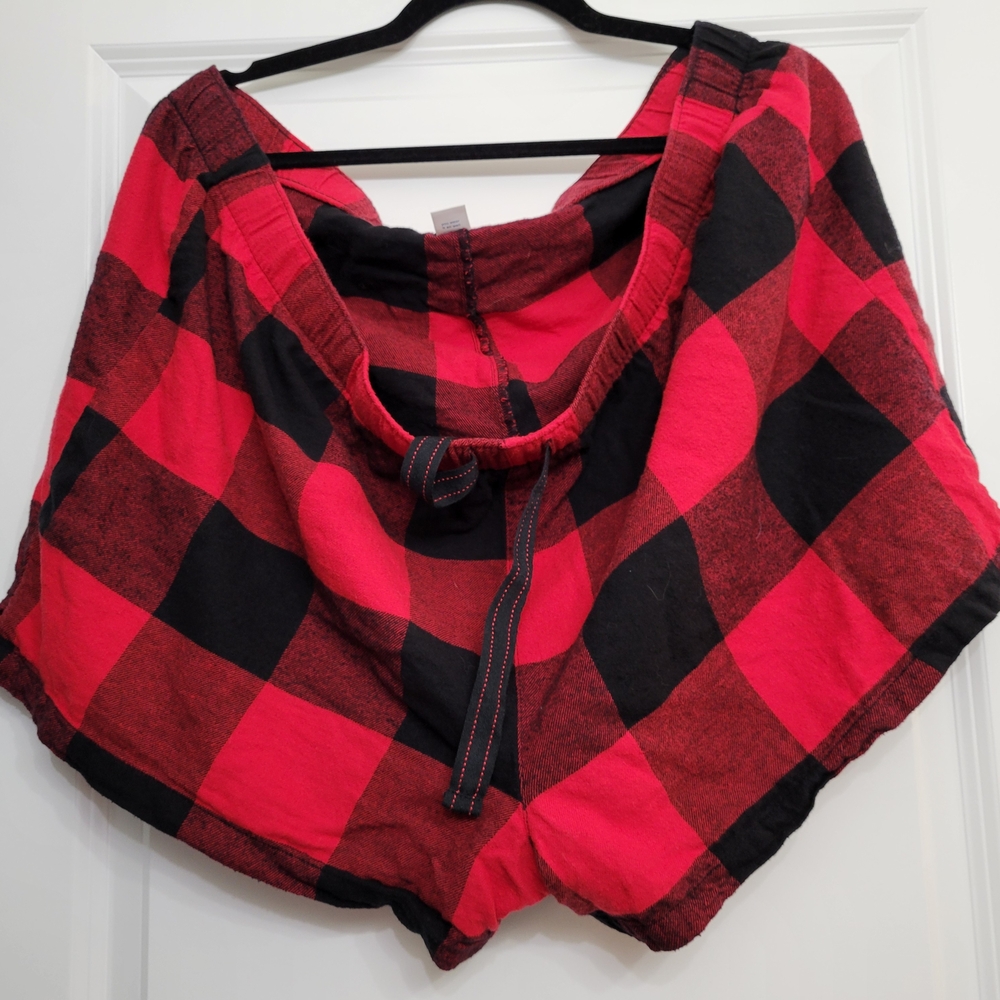Old Navy Red and Black Plaid Shorts w/Elastic Waist & Drawstring